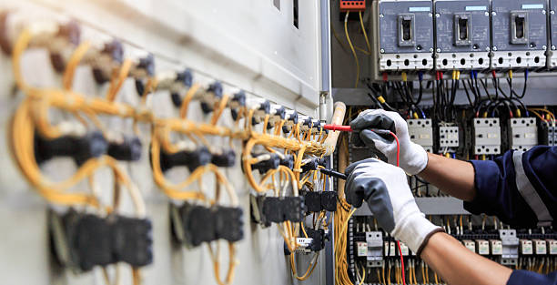 Professional Electrician technician working in Glenwood Landing, NY